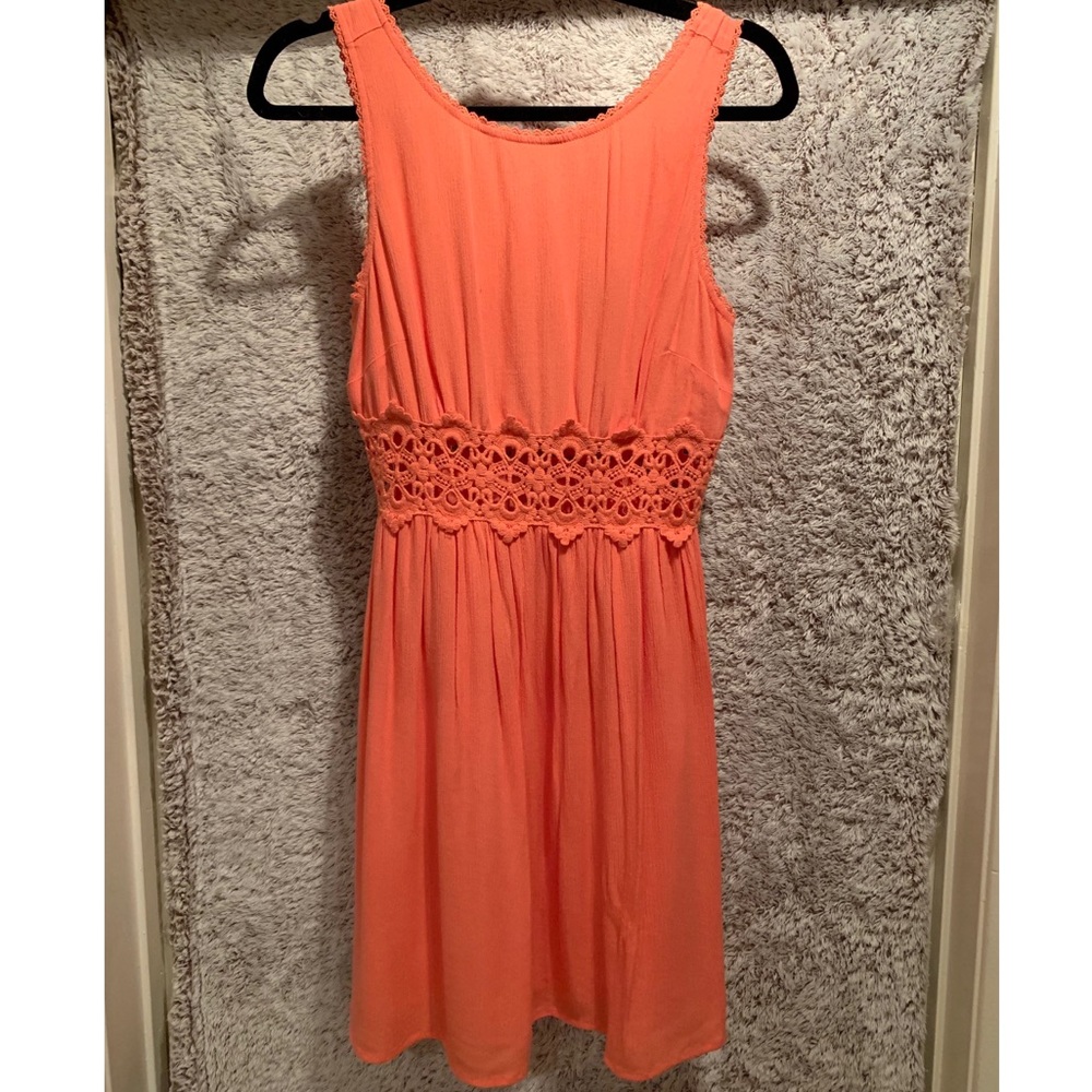 FOREVER 21®️ Peach sundress with waist detail ✨